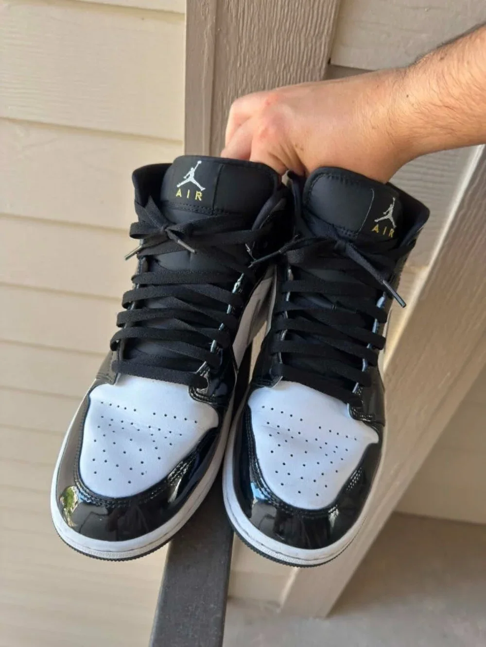Used Jordan 1 SE Mid Black White Metallic Silver Shoes Size 10.5 Box Included